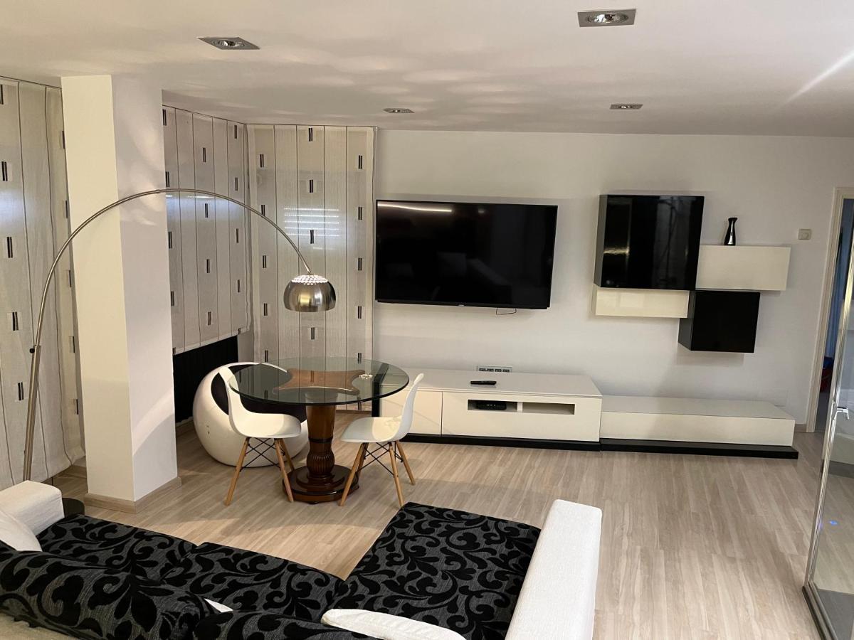 Black And White Suitte "Marques" Noja Εξωτερικό φωτογραφία