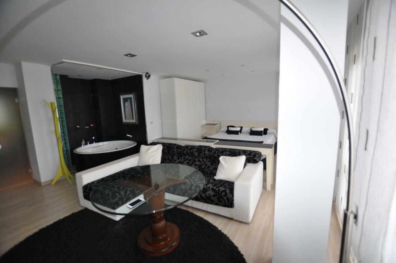 Black And White Suitte "Marques" Noja Εξωτερικό φωτογραφία
