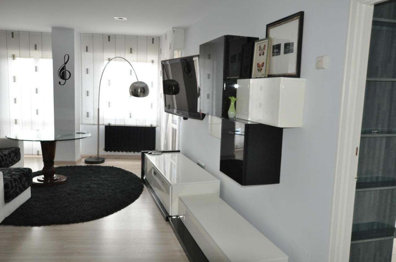 Black And White Suitte "Marques" Noja Εξωτερικό φωτογραφία